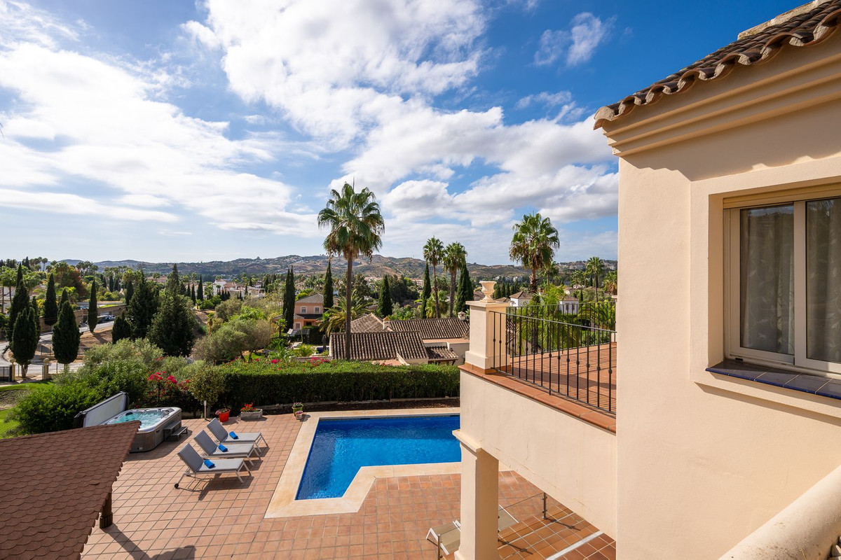 Villa for sale in Mijas