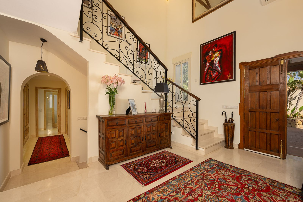 Villa for sale in Mijas