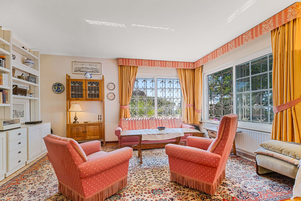 Villa for sale in Mijas