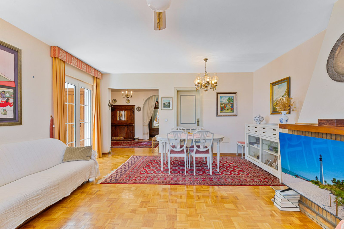 Villa for sale in Mijas