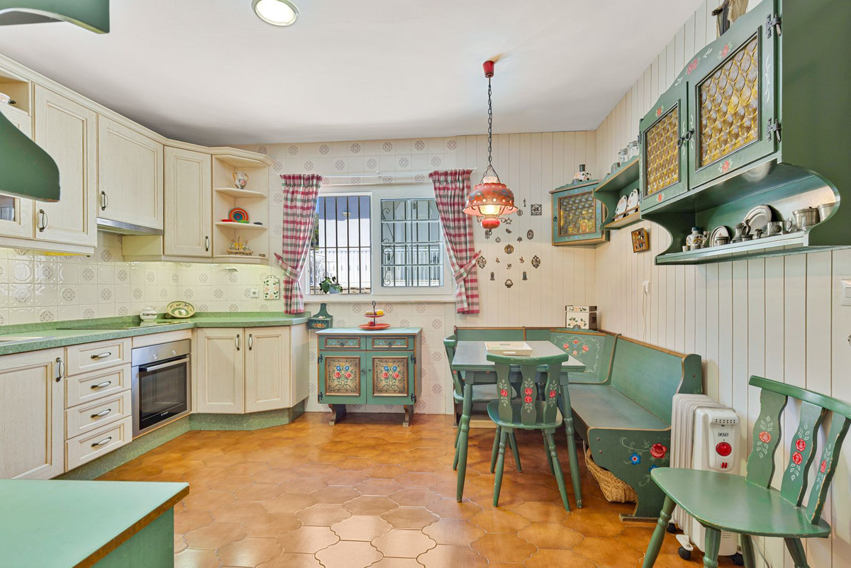 Villa for sale in Mijas