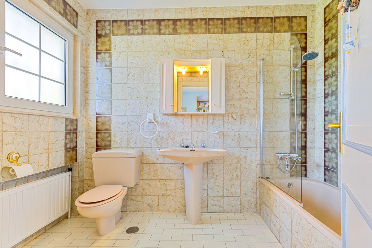Villa for sale in Mijas