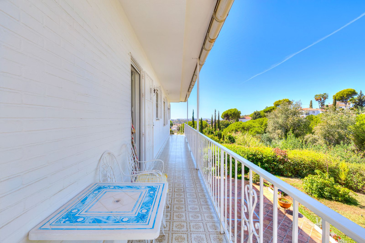 Villa for sale in Mijas