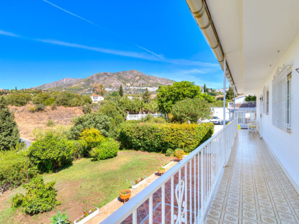 Villa for sale in Mijas