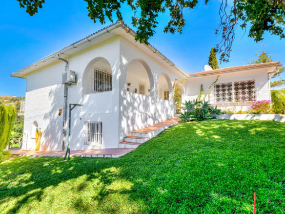Villa for sale in Mijas