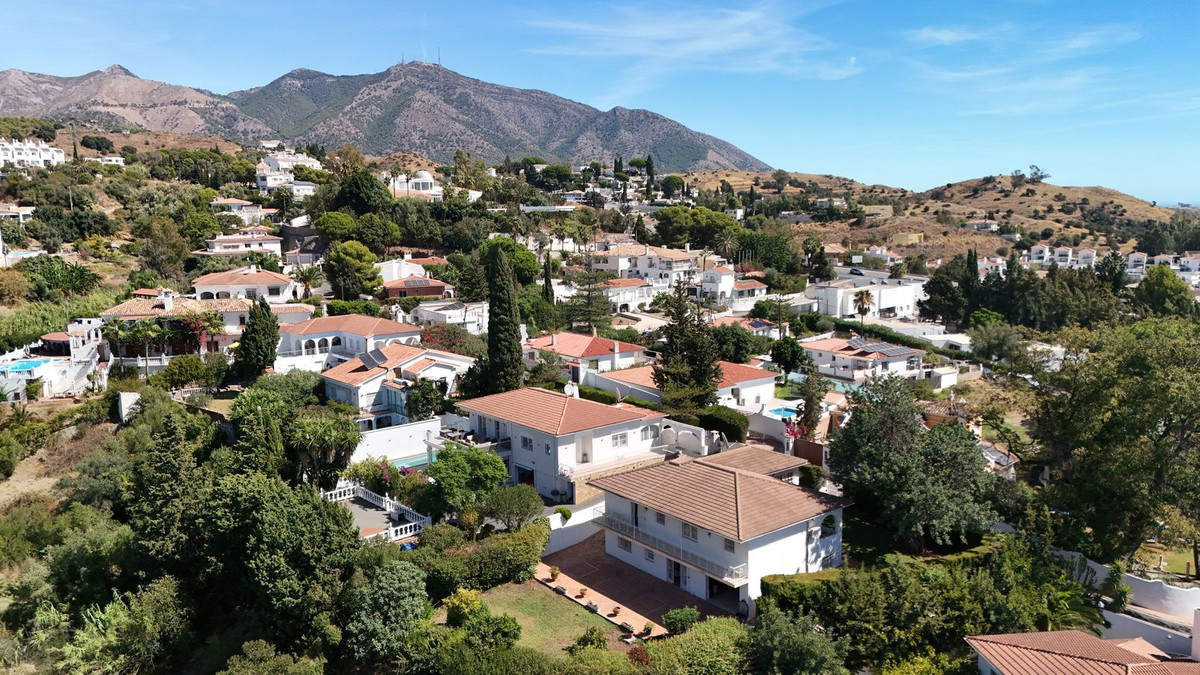 Villa for sale in Mijas