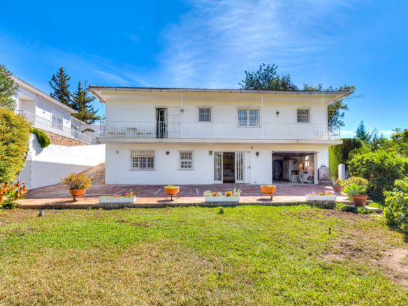 Villa for sale in Mijas