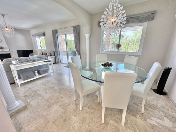 Villa for sale in Mijas