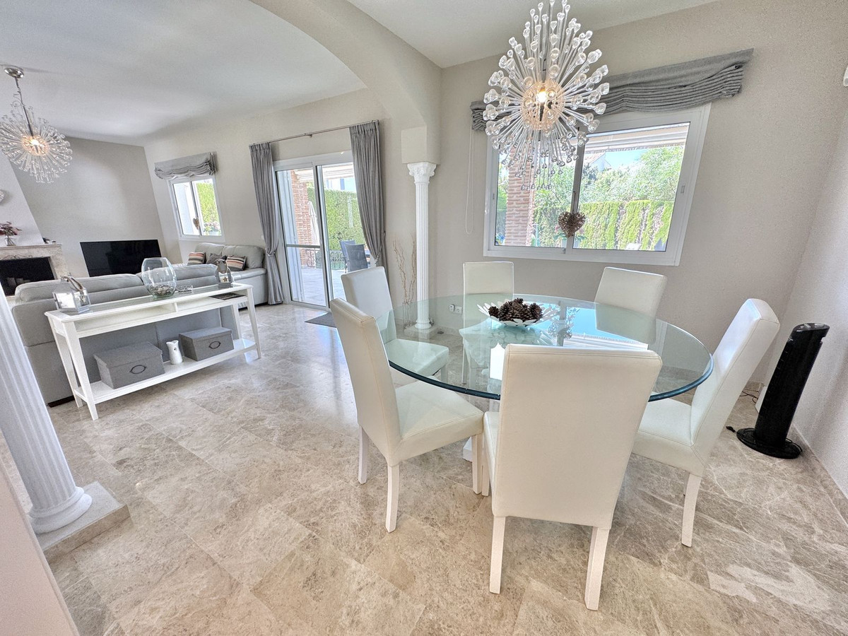 Villa for sale in Mijas