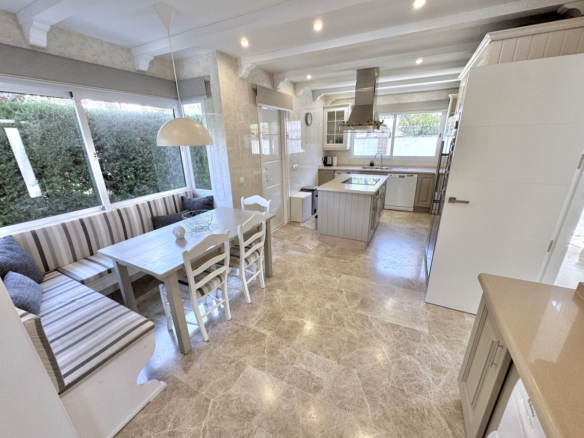 Villa for sale in Mijas