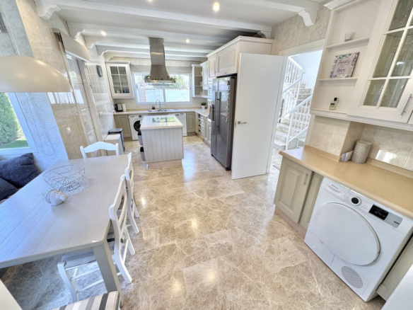 Villa for sale in Mijas