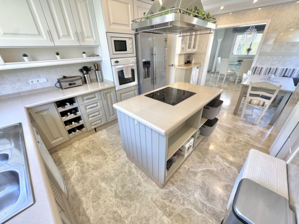 Villa for sale in Mijas