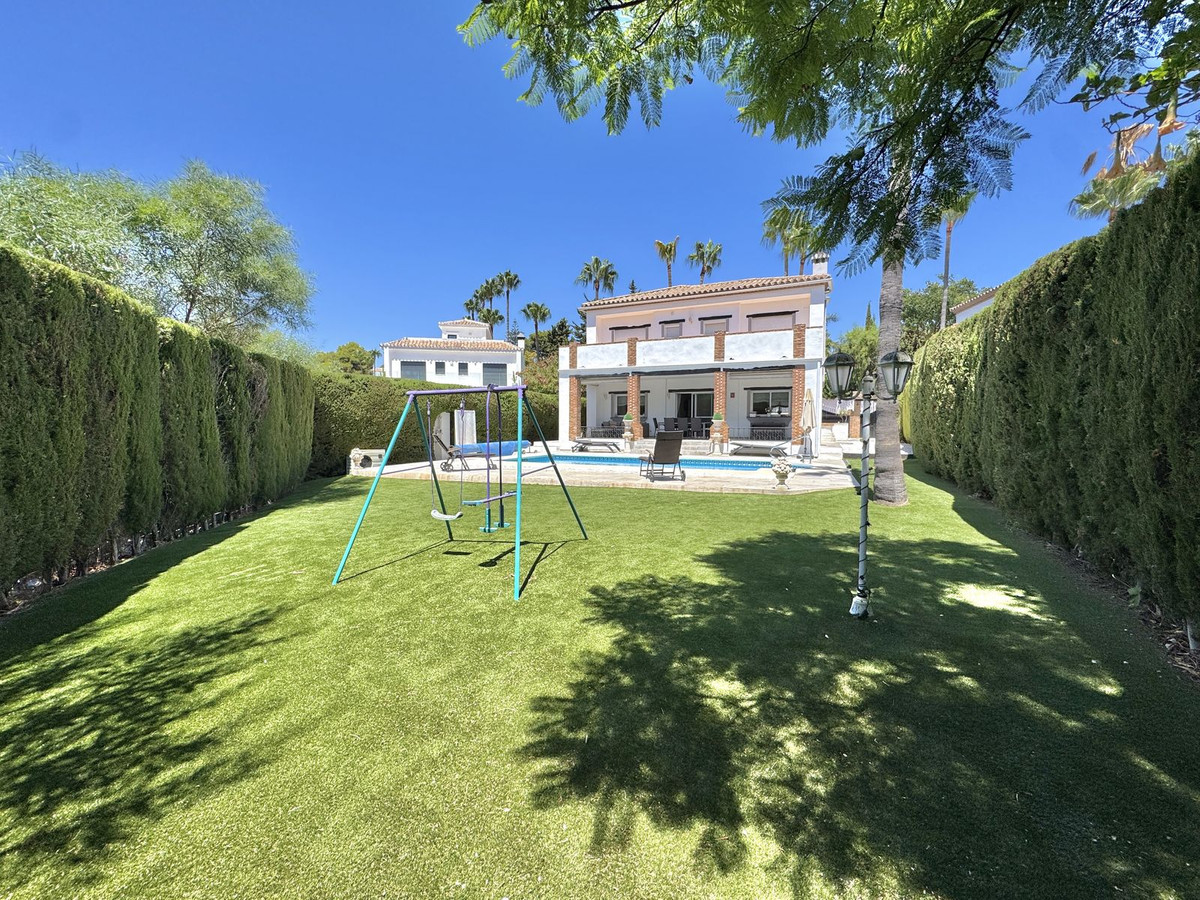 Villa for sale in Mijas
