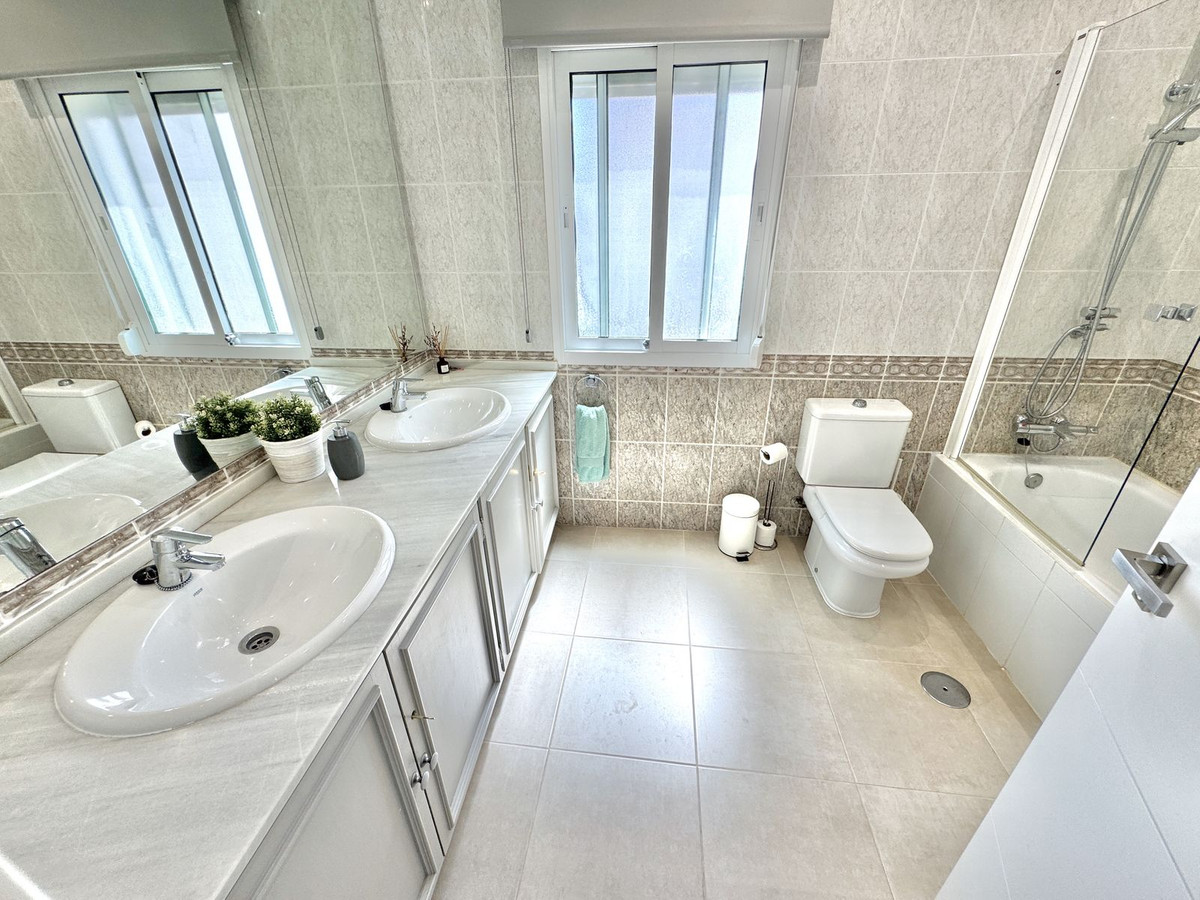 Villa for sale in Mijas