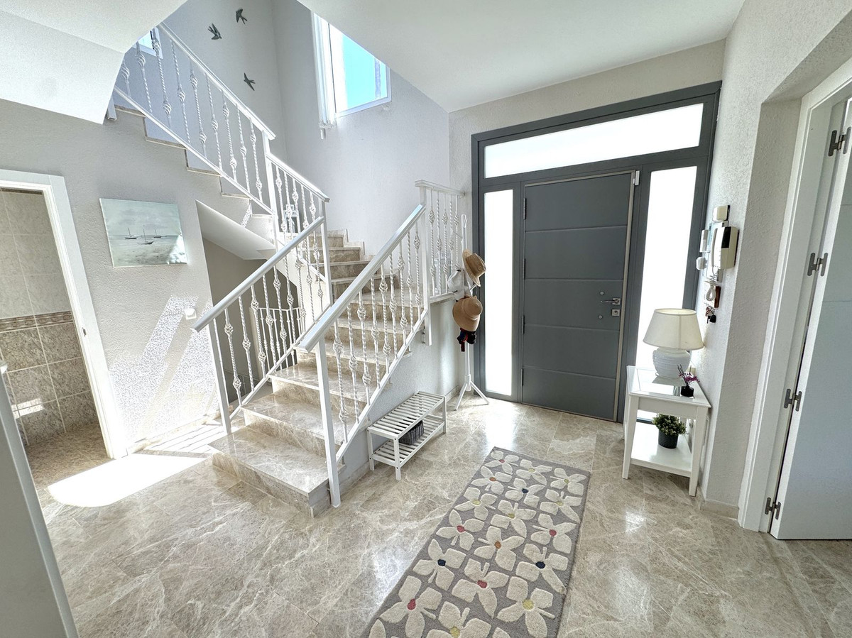 Villa for sale in Mijas