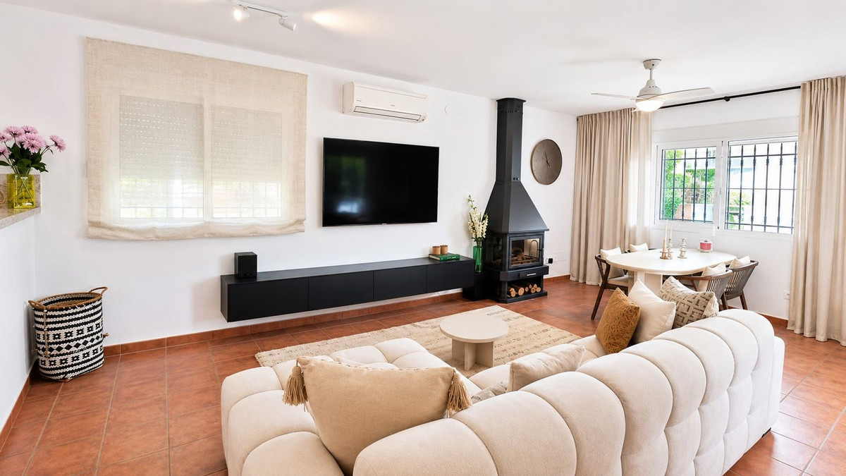 Villa for sale in Mijas