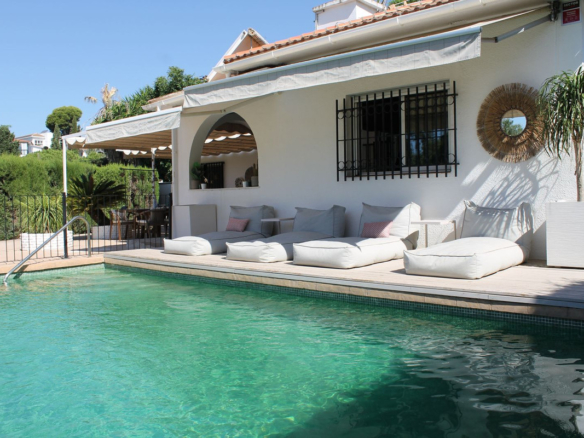 Villa for sale in Mijas