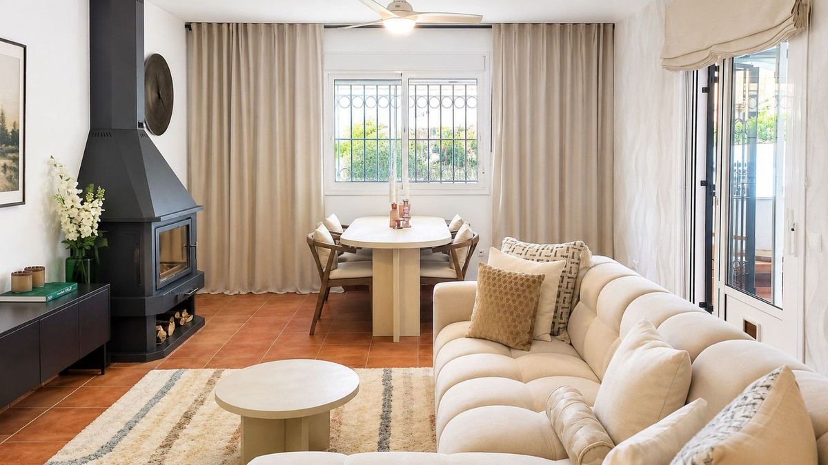 Villa for sale in Mijas