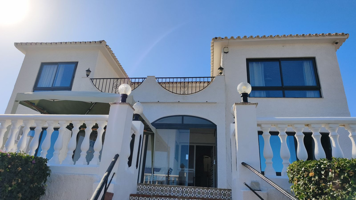 Villa for sale in Mijas
