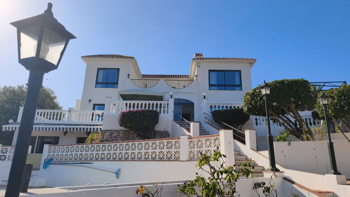 Villa-in-Mijas-Ref-R5513611 Villa for sale in Mijas