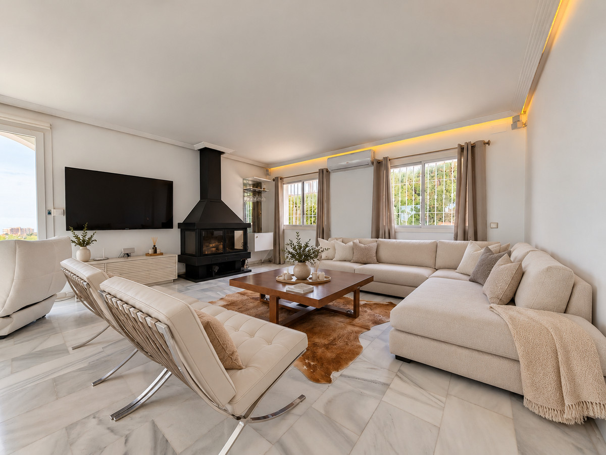 Villa for sale in Mijas