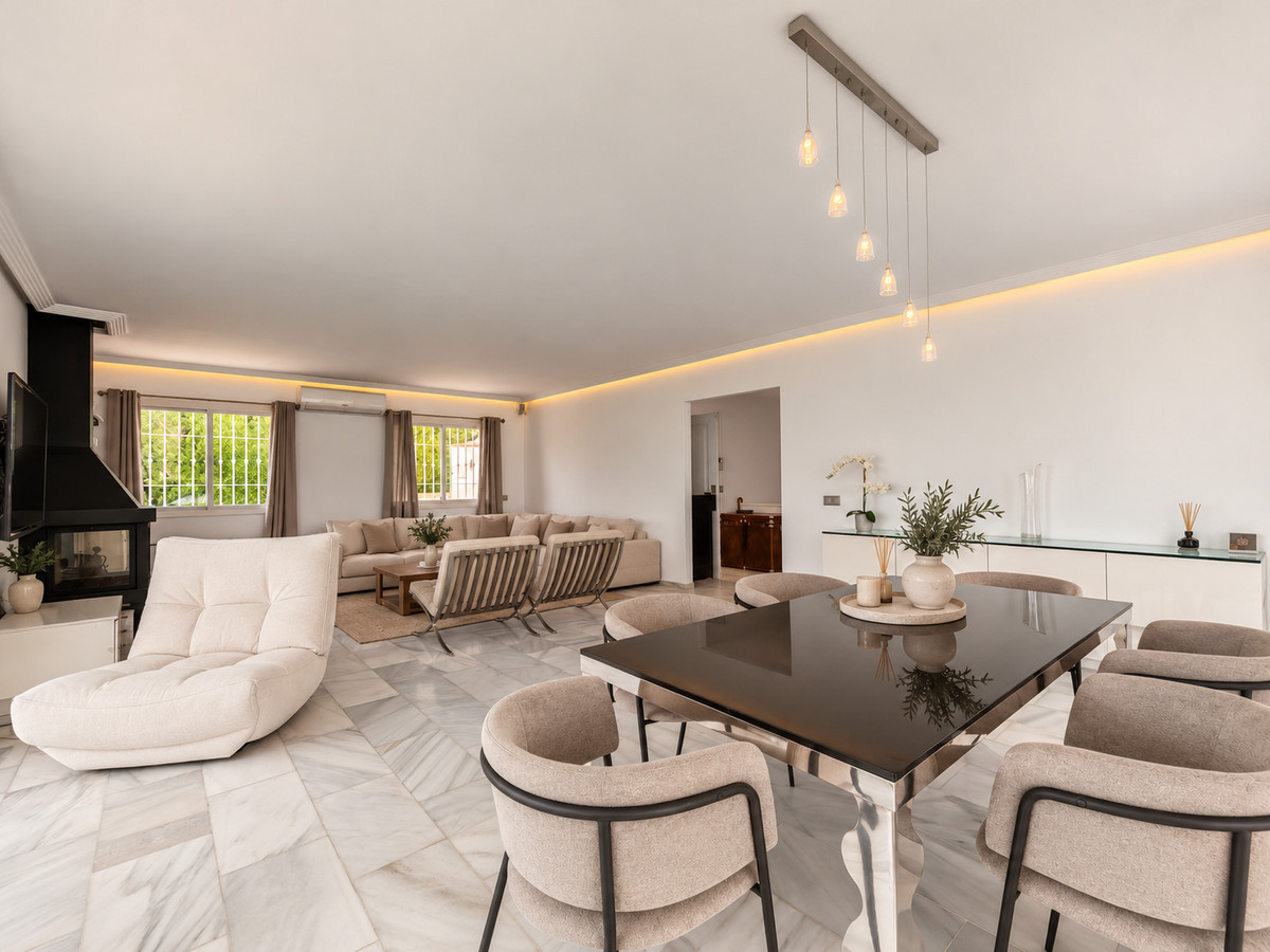 Villa for sale in Mijas