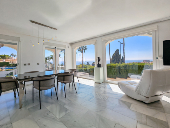 Villa for sale in Mijas