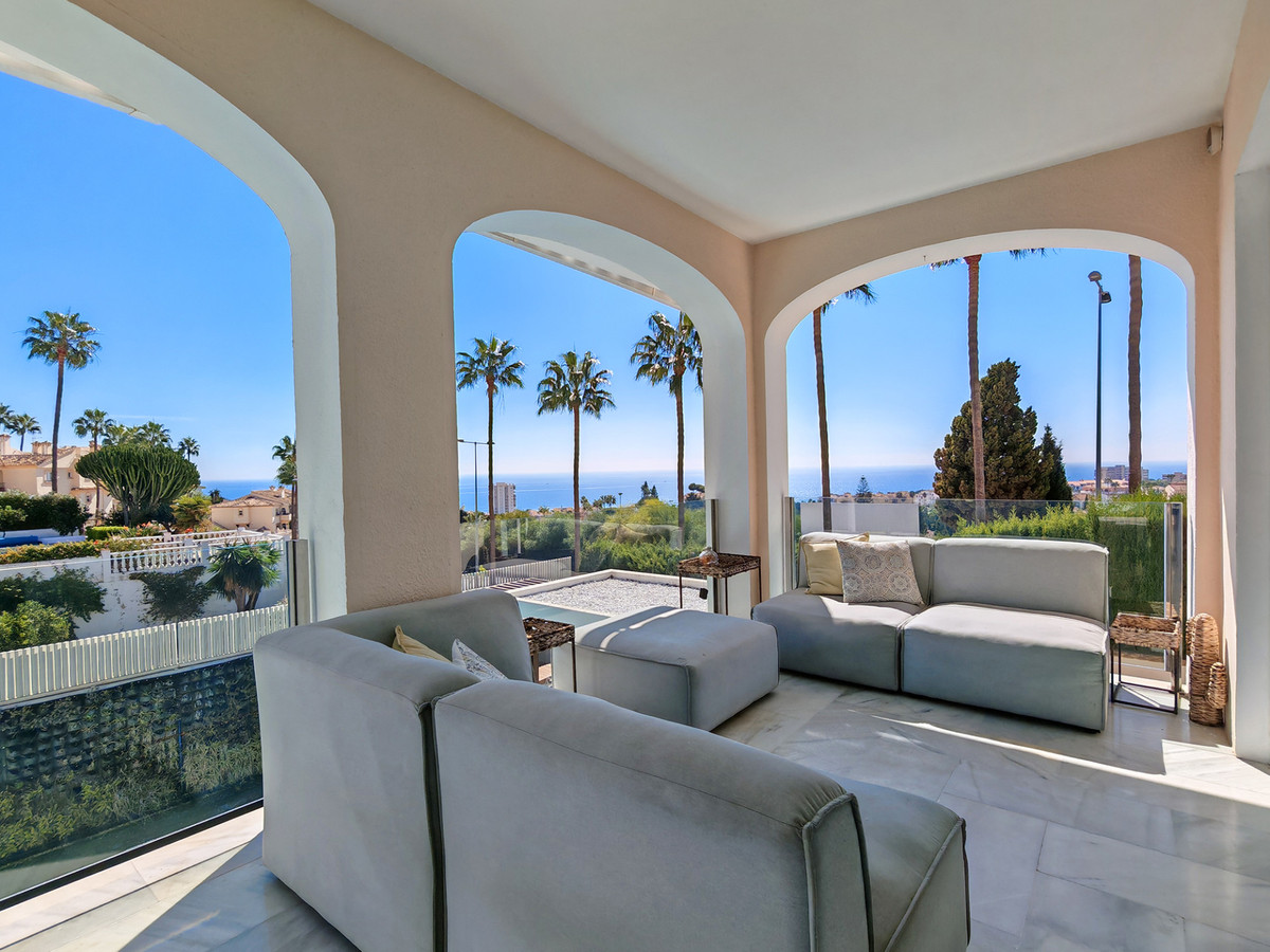 Villa for sale in Mijas