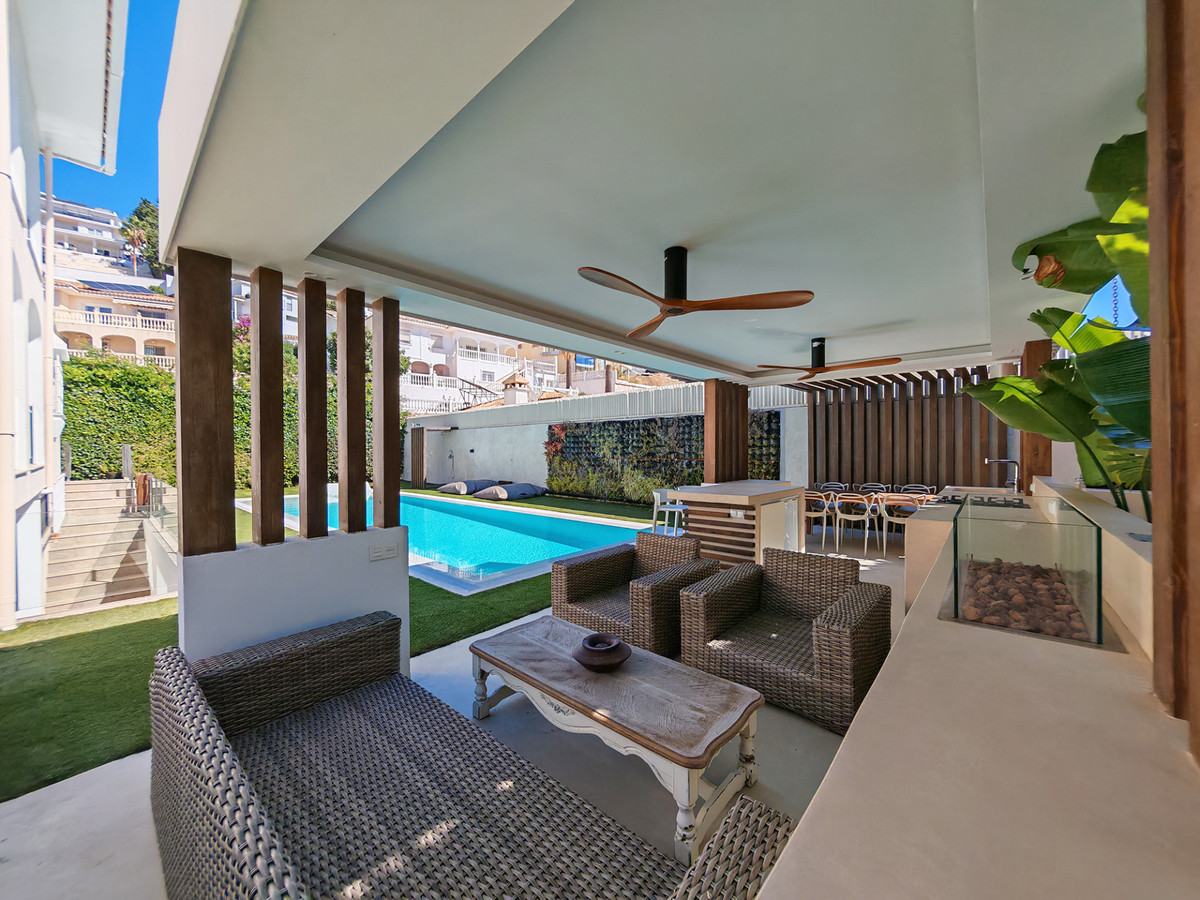 Villa for sale in Mijas