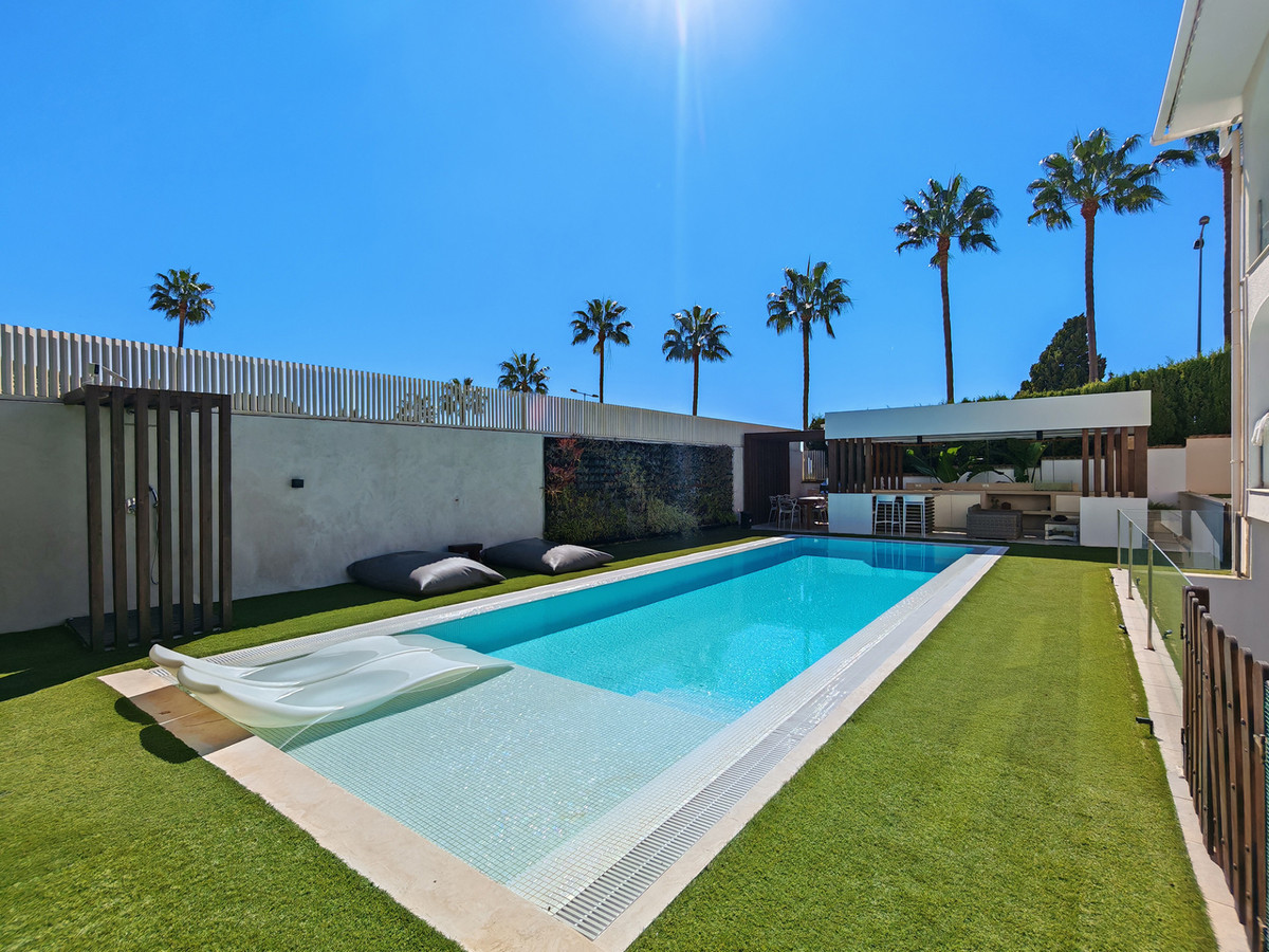 Villa for sale in Mijas