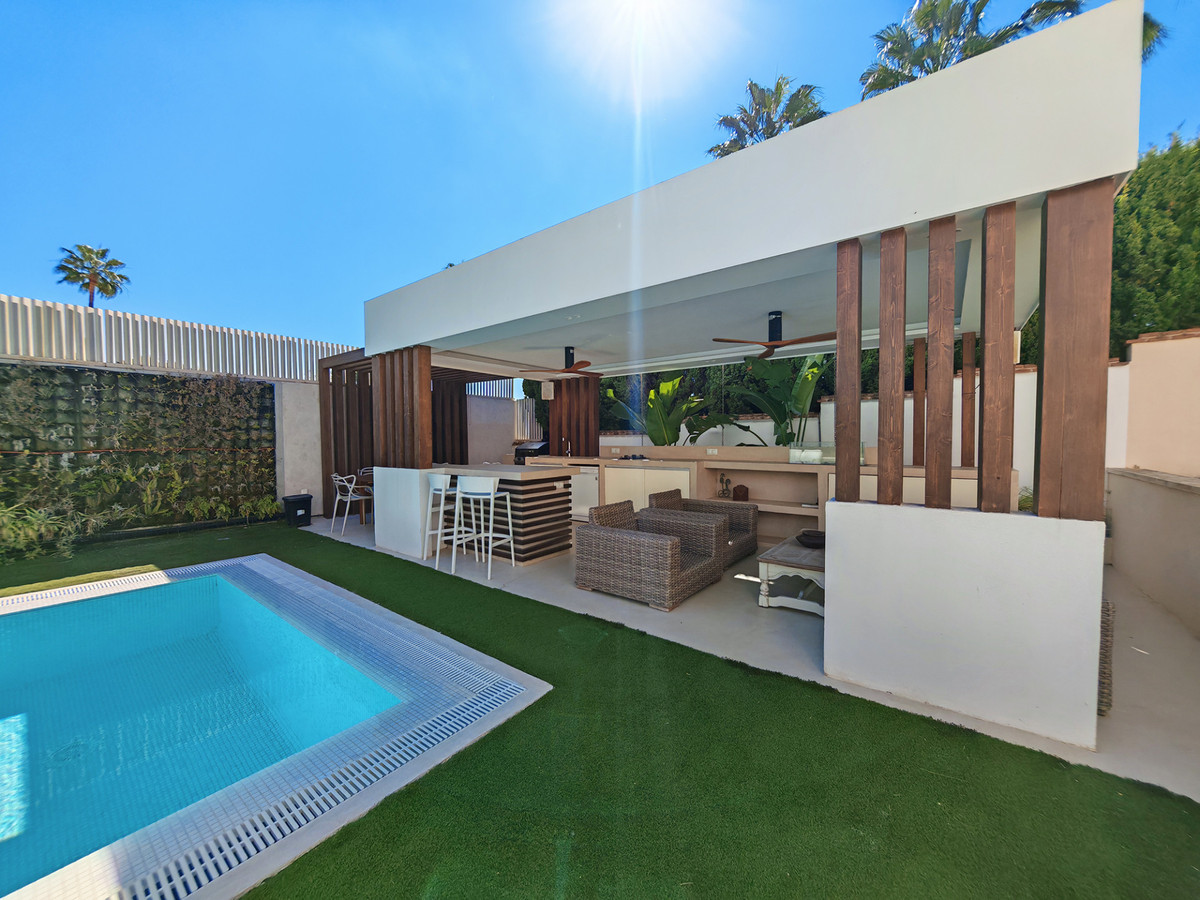 Villa for sale in Mijas