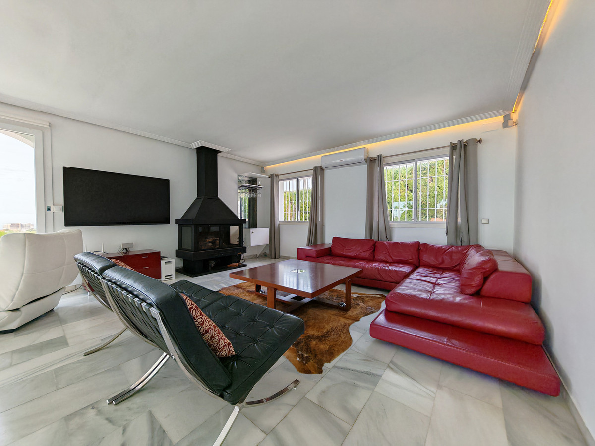 Villa for sale in Mijas