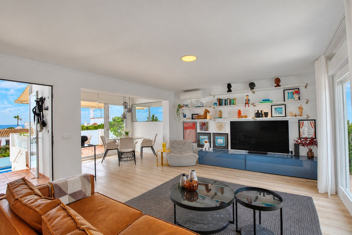 Villa for sale in Mijas