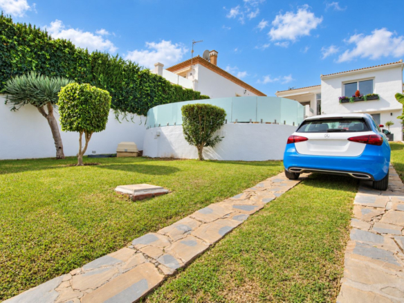 Villa for sale in Mijas