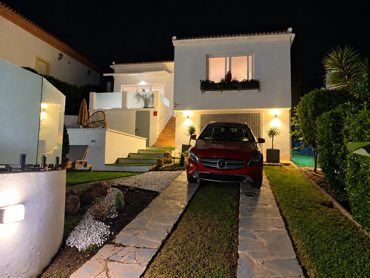 Villa for sale in Mijas