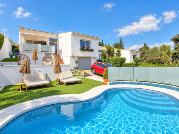 Villa for sale in Mijas