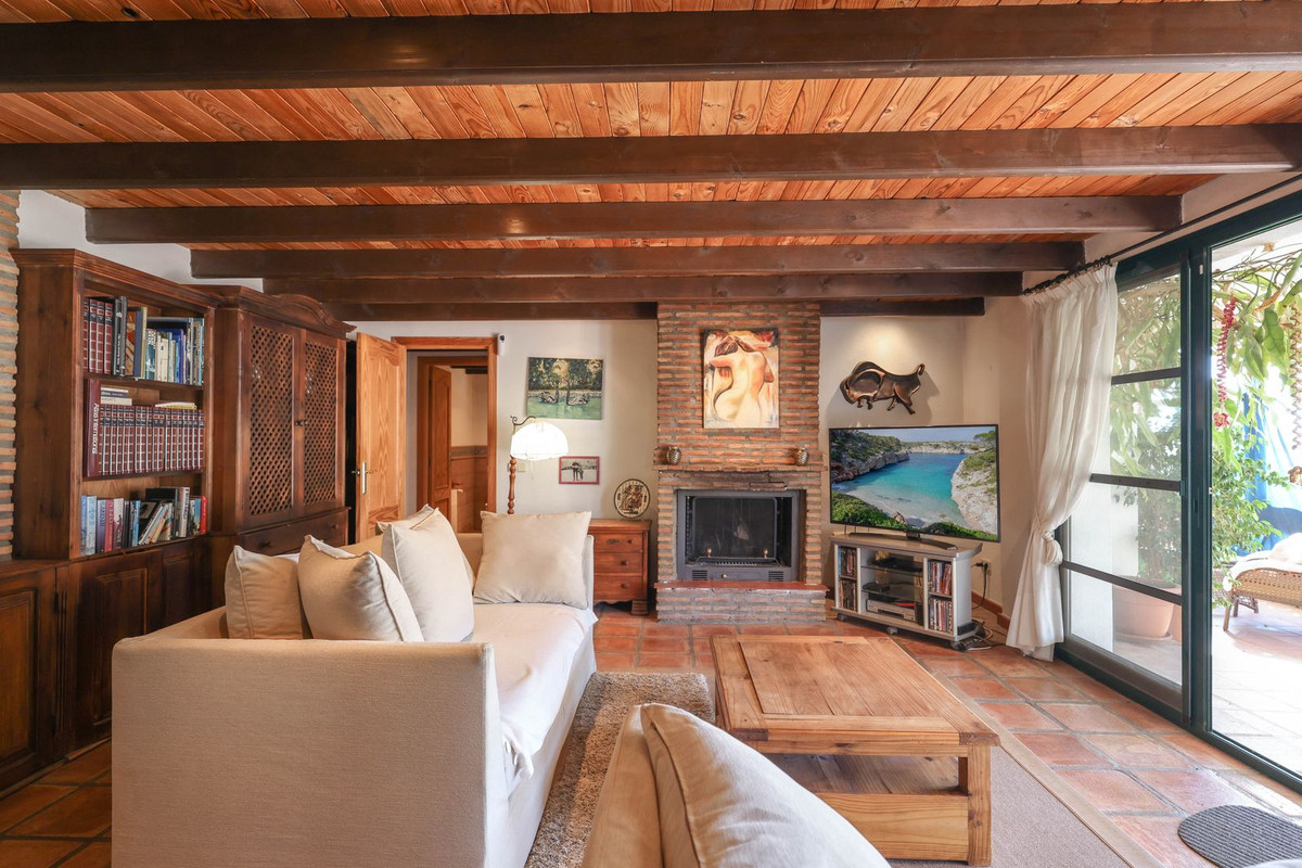 Villa for sale in Monda