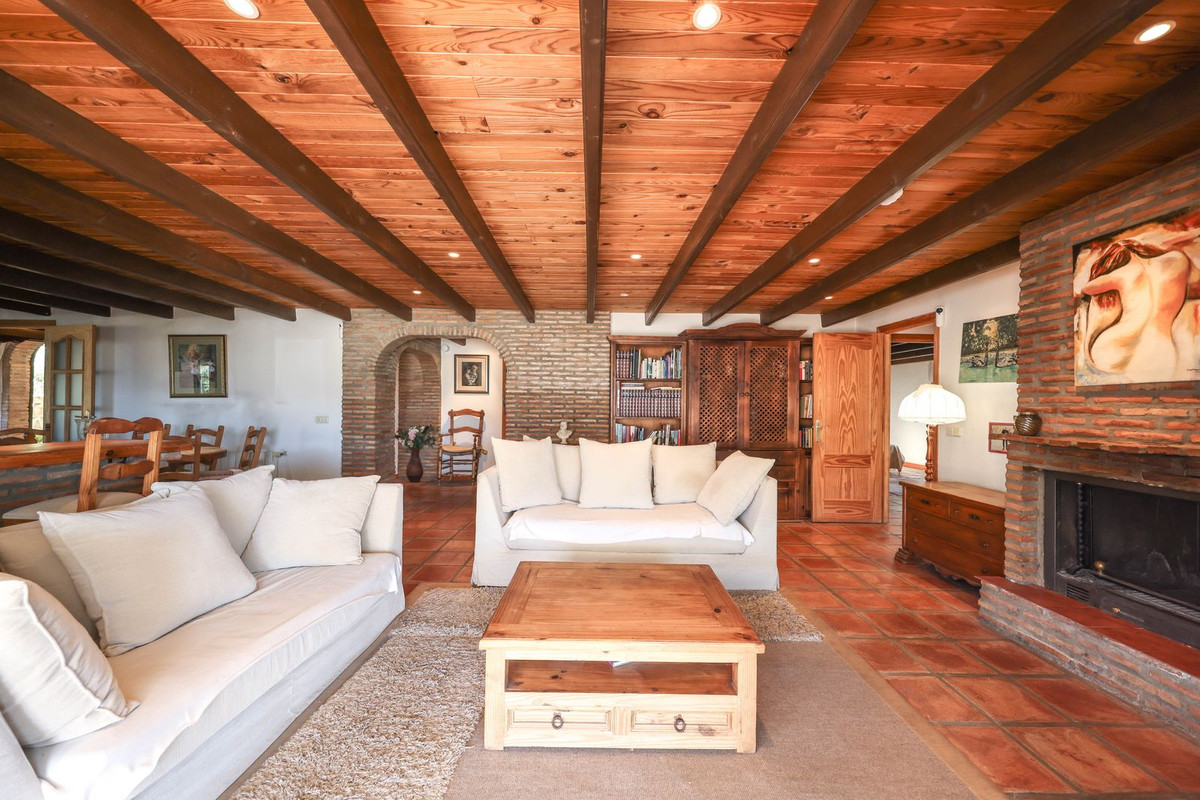 Villa for sale in Monda