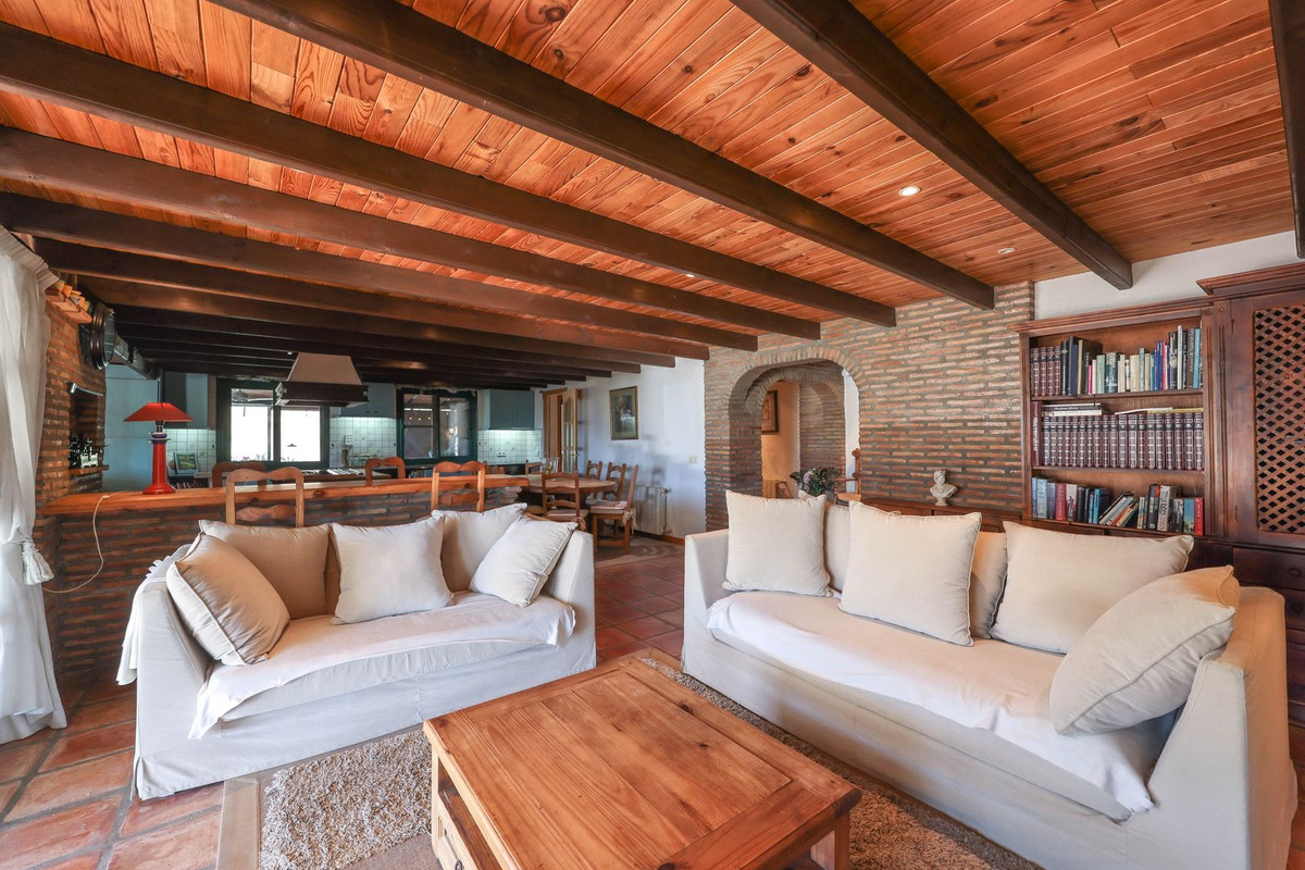 Villa for sale in Monda