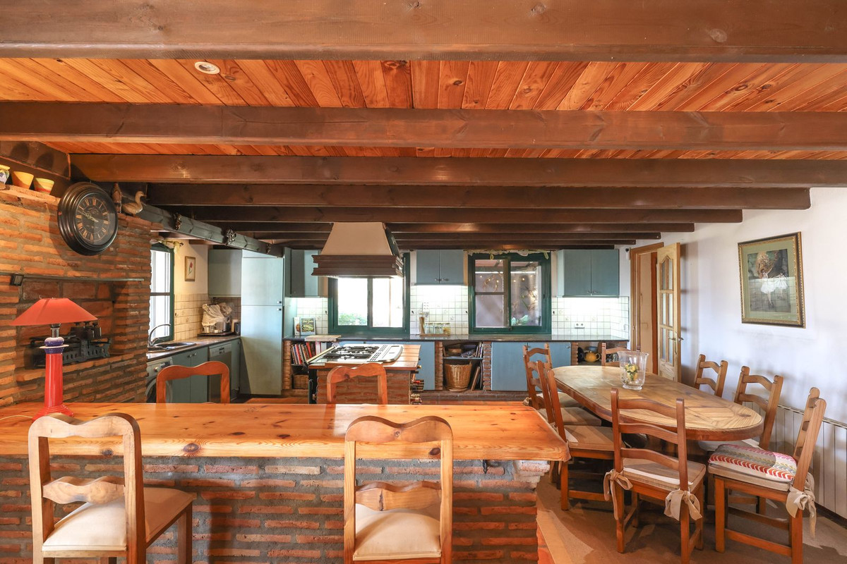 Villa for sale in Monda