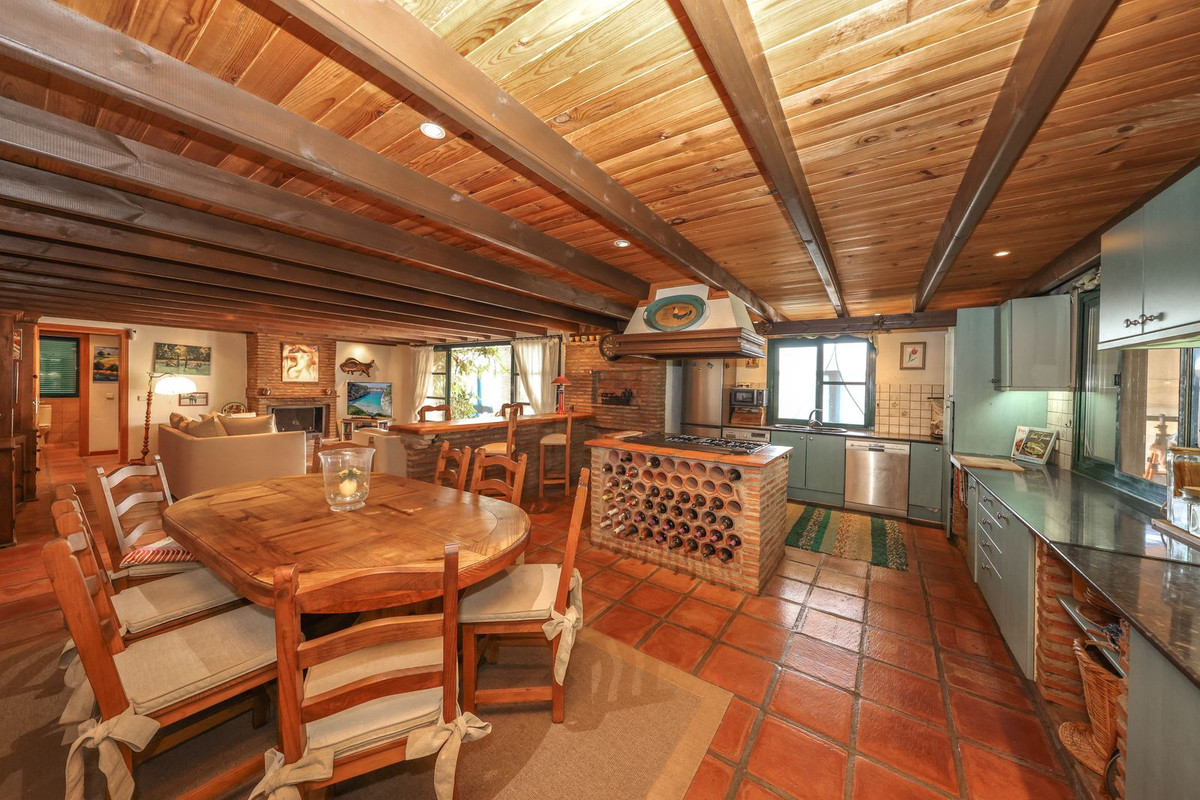 Villa for sale in Monda