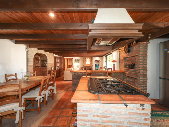 Villa for sale in Monda