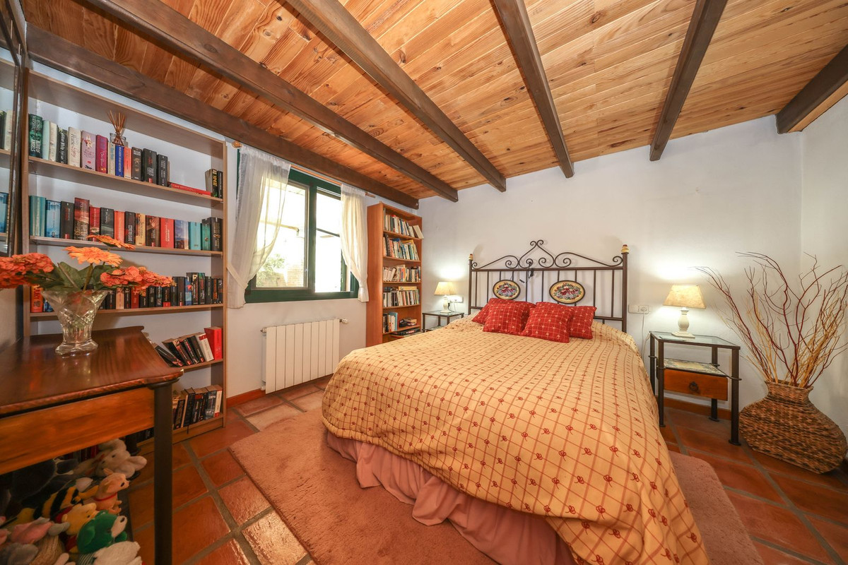 Villa for sale in Monda