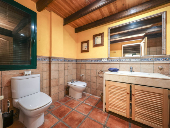 Villa for sale in Monda
