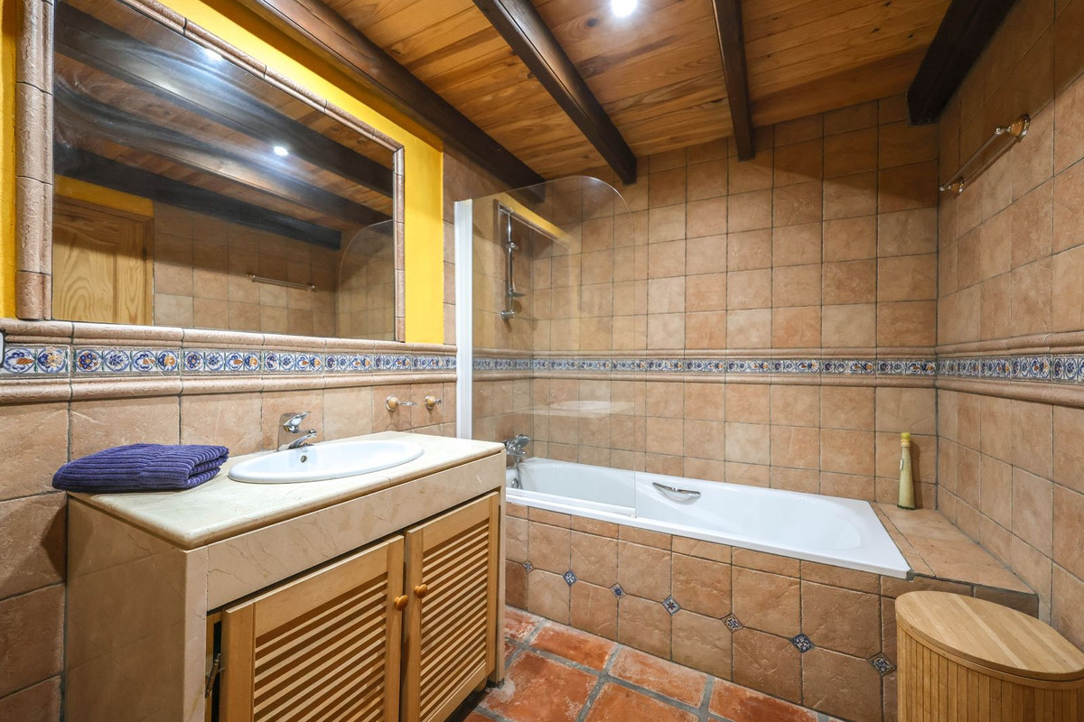 Villa for sale in Monda