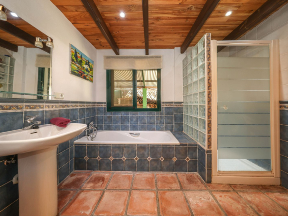 Villa for sale in Monda