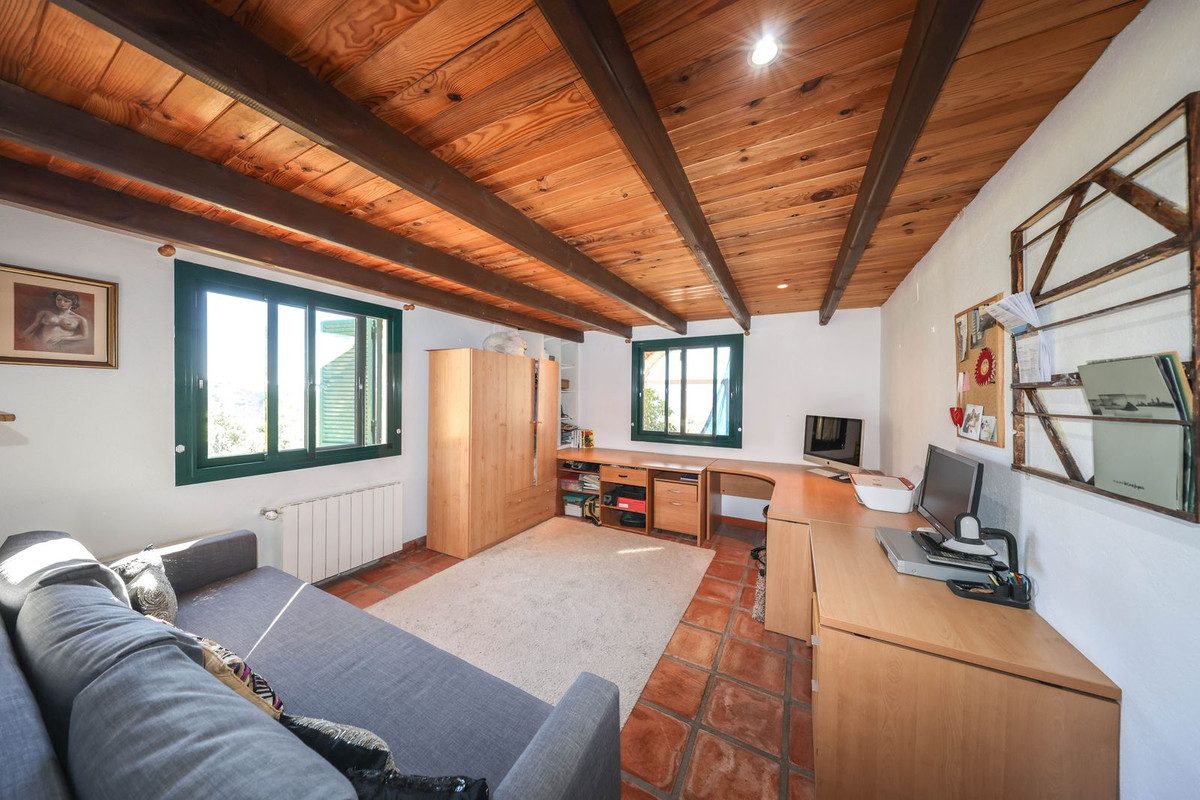 Villa for sale in Monda