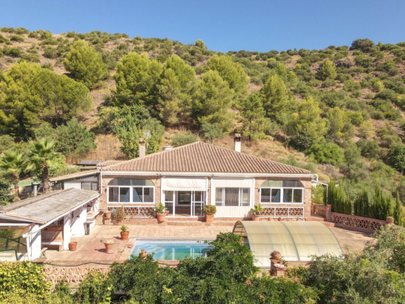 Villa for sale in Monda