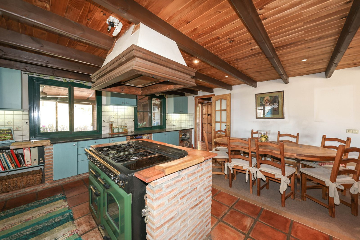 Villa for sale in Monda